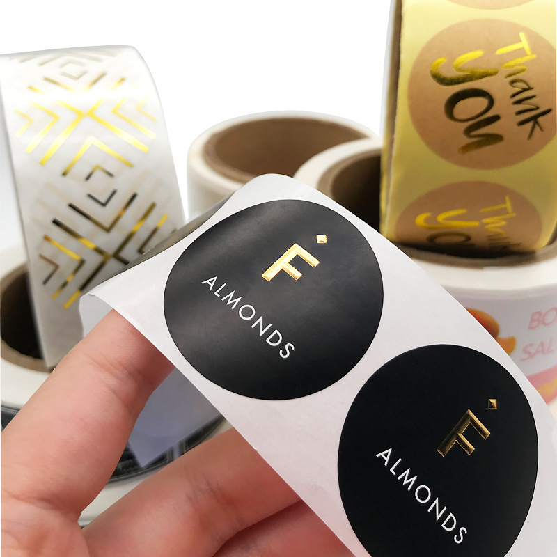 Klebeetikett aus beschichtetem Papier